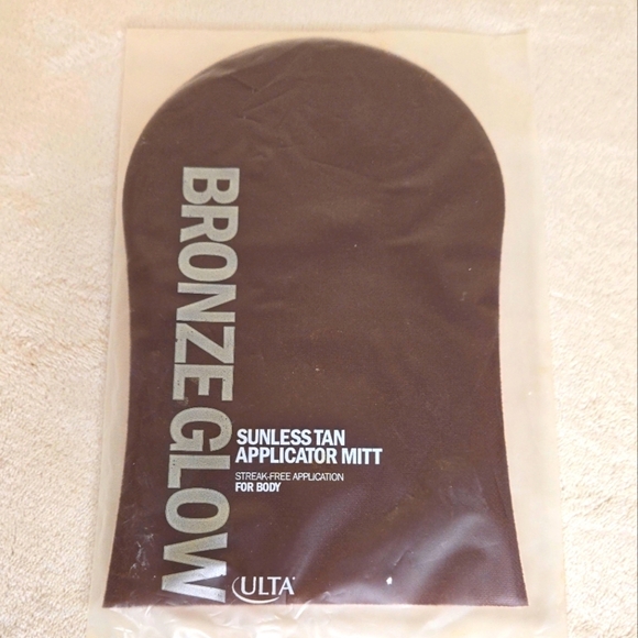 St. Moriz Professional Fast Tanning Mousse with Applicator Mitt - Picture 3 of 8
